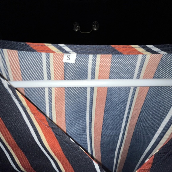 SHEIN Crop Top - Picture 2 of 3